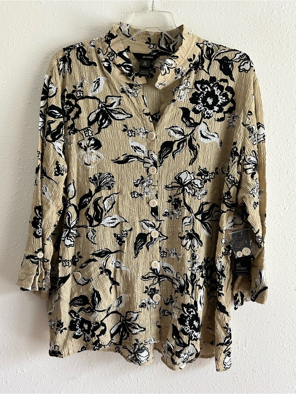 Ali Miles Tunic Top Women's Size 3X Beige Black Floral 3/4 Sleeve Wire Collar